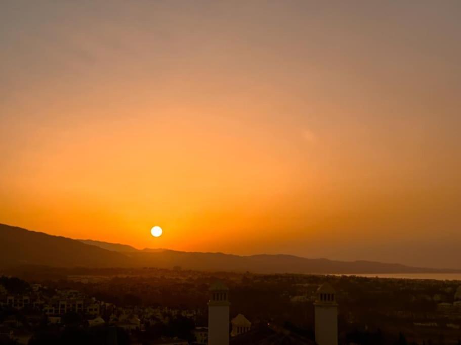Oceanview Luxury Penthouse Apartamento Estepona Exterior foto